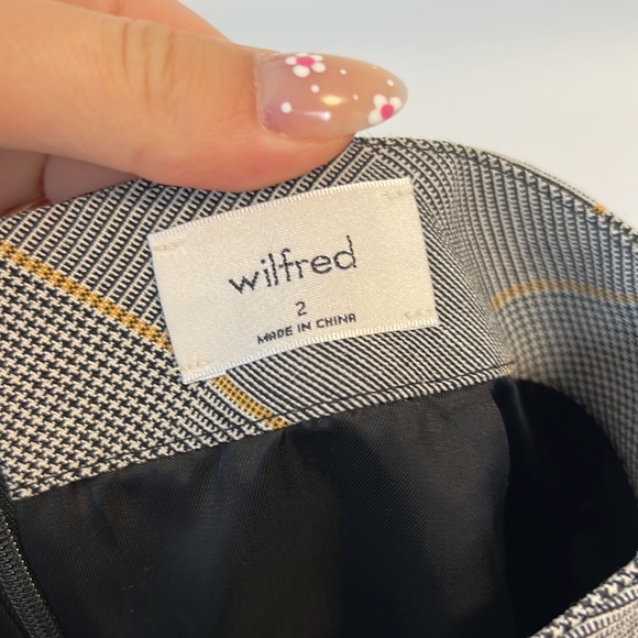 Aritzia Wilfred Classic Mini Skirt size 2 - Picture 4 of 6